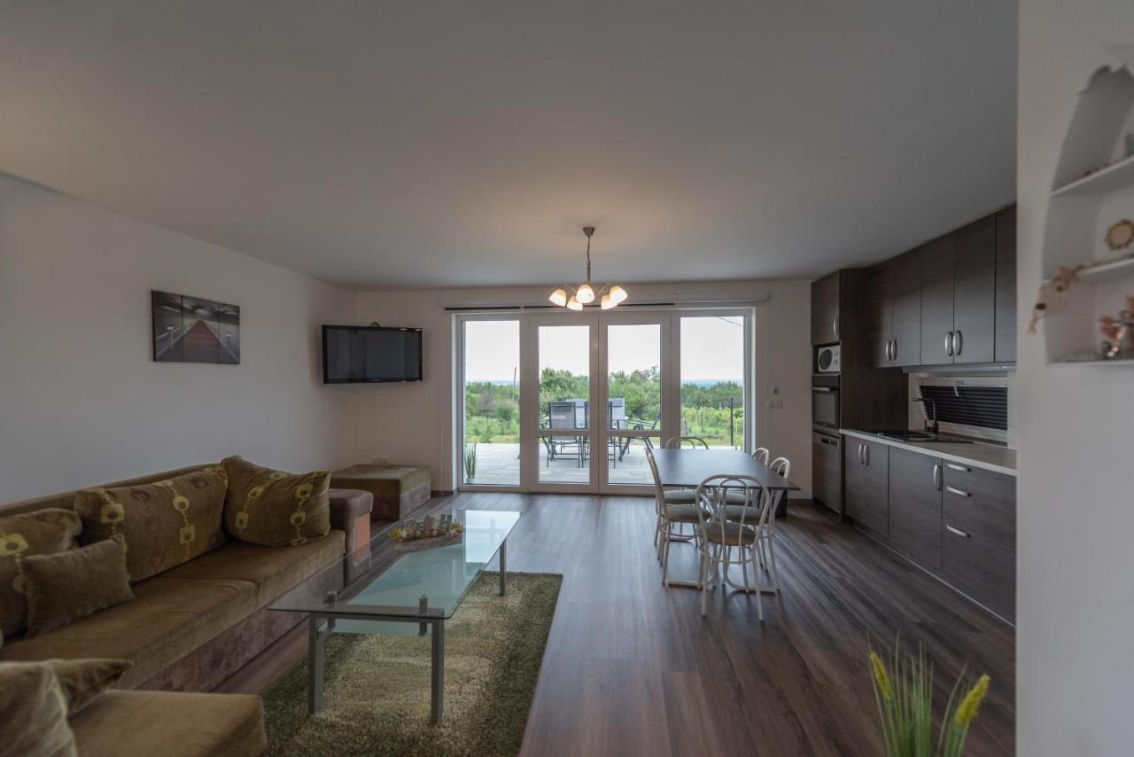צ'רסגטומאי Bridgiet Home Apartman מראה חיצוני תמונה